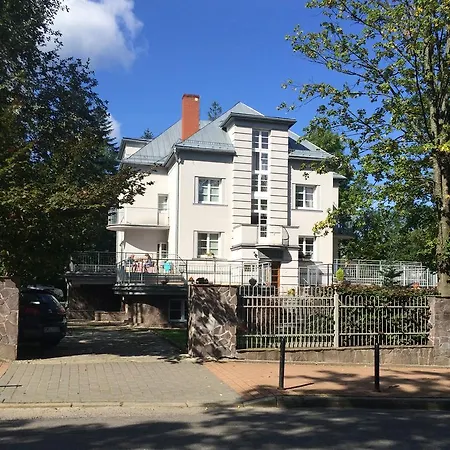 Bed and Breakfast Astoria - Literatow
