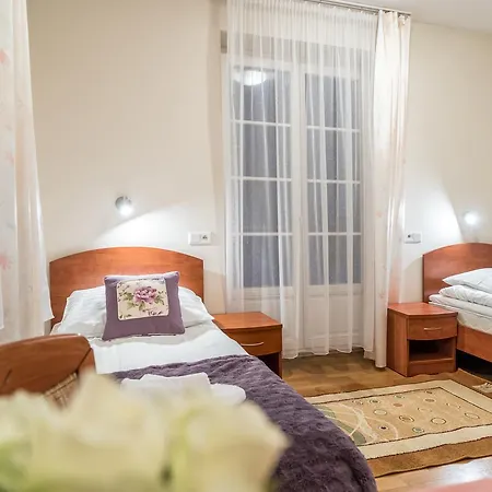 Astoria - Literatow Bed and Breakfast