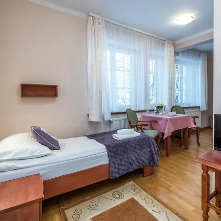 Bed and Breakfast Astoria - Literatow