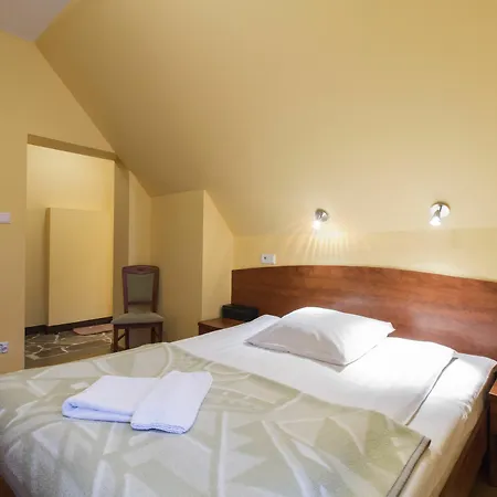 Bed and Breakfast Astoria - Literatow 2*