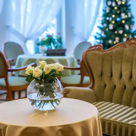 Bed & Breakfast Astoria - Literatow