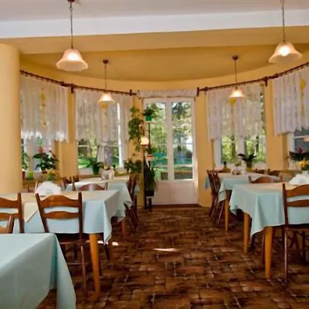 Astoria - Literatow 자코파네