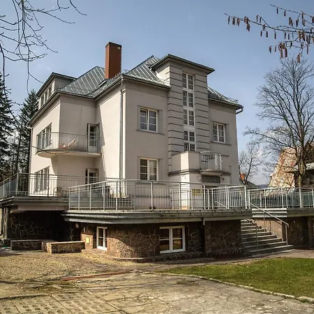 Astoria - Literatow Bed & Breakfast