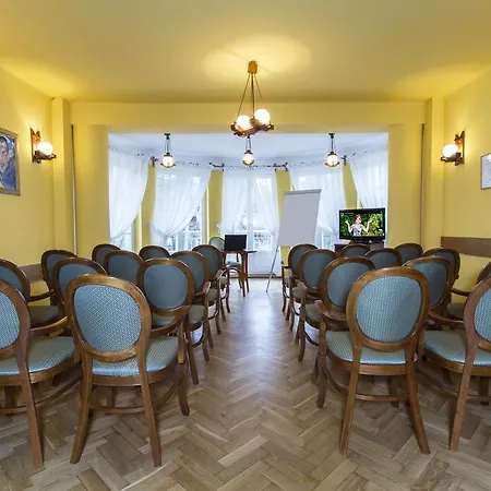 Astoria - Literatow Bed & Breakfast