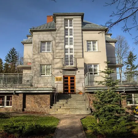 Bed and breakfast Astoria - Literatów 3*