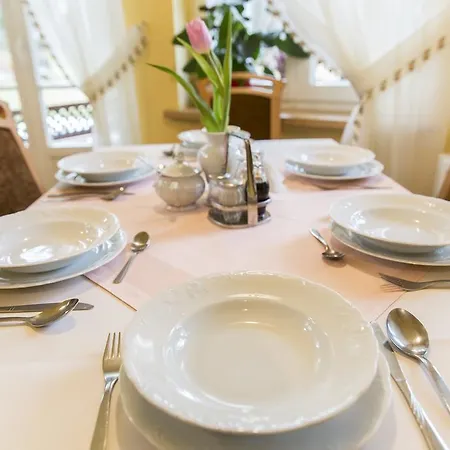 Bed & Breakfast Astoria - Literatow 2*
