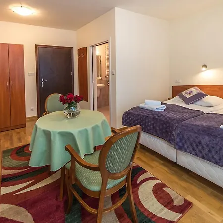 Astoria - Literatow Bed & Breakfast