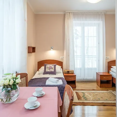 B&B Astoria - Literatow 자코파네