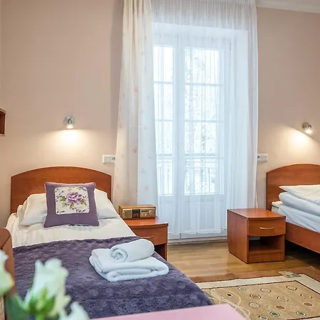 Astoria - Literatow 3*