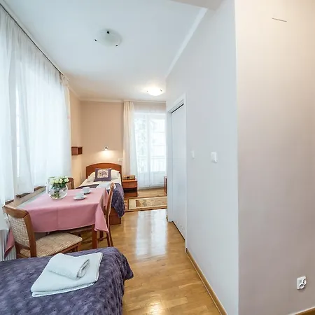 Astoria - Literatow 3*