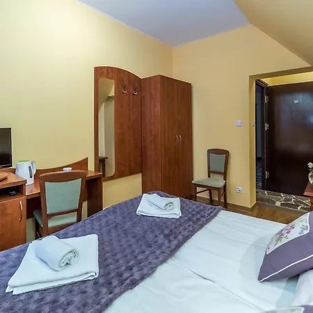 Astoria - Literatow 3*