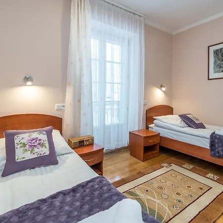 Astoria - Literatow 자코파네