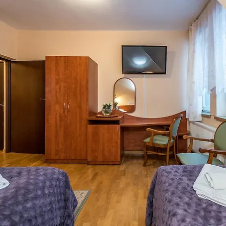 Astoria - Literatow Bed & Breakfast 2*