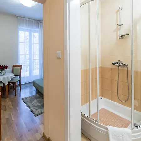 Bed and breakfast Astoria - Literatów 3*