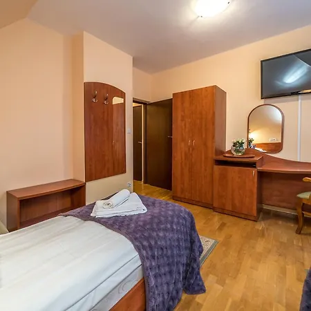 Astoria - Literatów Bed and breakfast 3*
