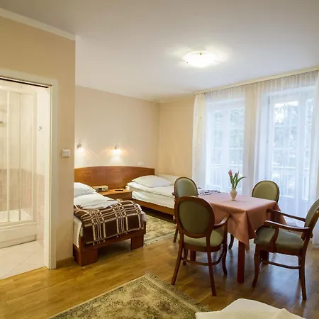 Astoria - Literatow Bed & Breakfast