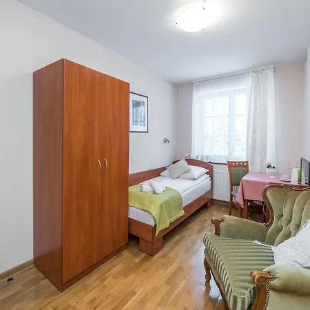 Astoria - Literatow Bed & Breakfast
