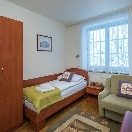 Bed & Breakfast Astoria - Literatow 2*