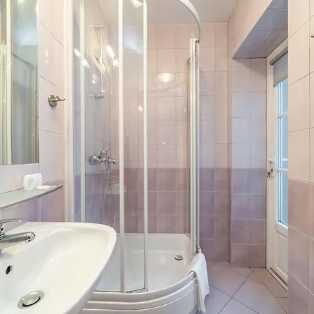 Astoria - Literatow Bed & Breakfast 2*