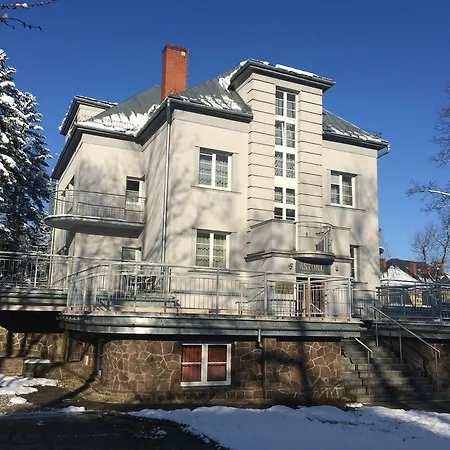 Bed & Breakfast Astoria - Literatow 2*