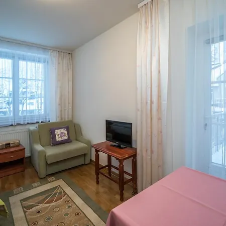 Bed & Breakfast Astoria - Literatow